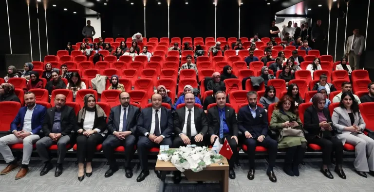 Gazetecilik atölyesinde kriz dönemi medyası masaya yatırıldı