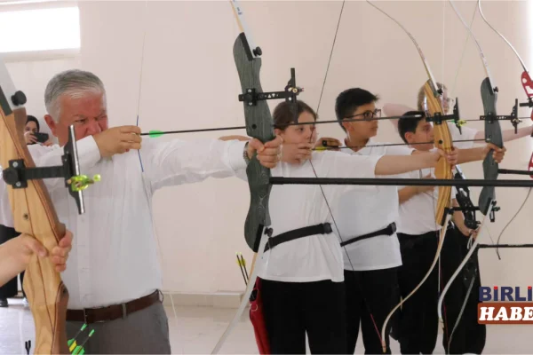 Vali Murat Duru GSB Yaz Spor Okulları’nda Gençlerle Buluştu