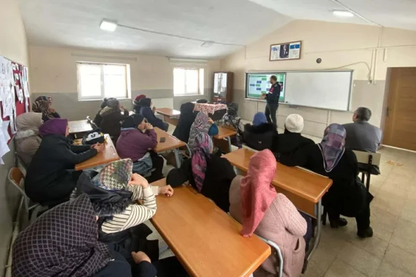 Okuryazarlık seferberliği 471 bin kadına okuma yazma öğretti