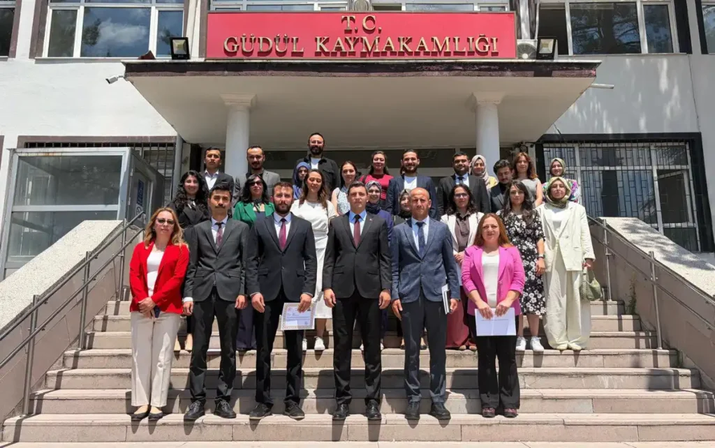 Kaymakam Naim Akar’dan öğretmenlere başarı belgesi