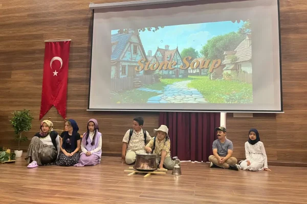 Beypazarı’nda İngilizce Drama ve Şarkı Gösterisine yoğun ilgi