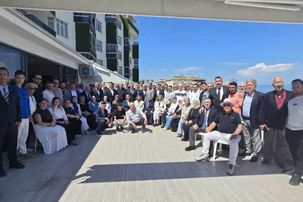 AK Parti Mudanya’da bayramlaşma programına yoğun ilgi