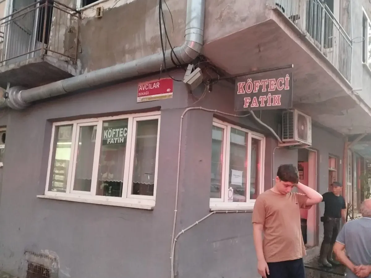 Balıkesir Karesi’de ev yangını: 2 araç ve 7 personel müdahale etti