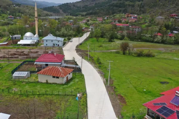 Akkuş’ta ulaşımı rahatlatan yol hamlesi