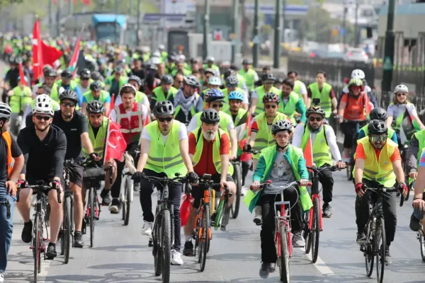 Gazze için yüzlerce kişi pedal çevirdi