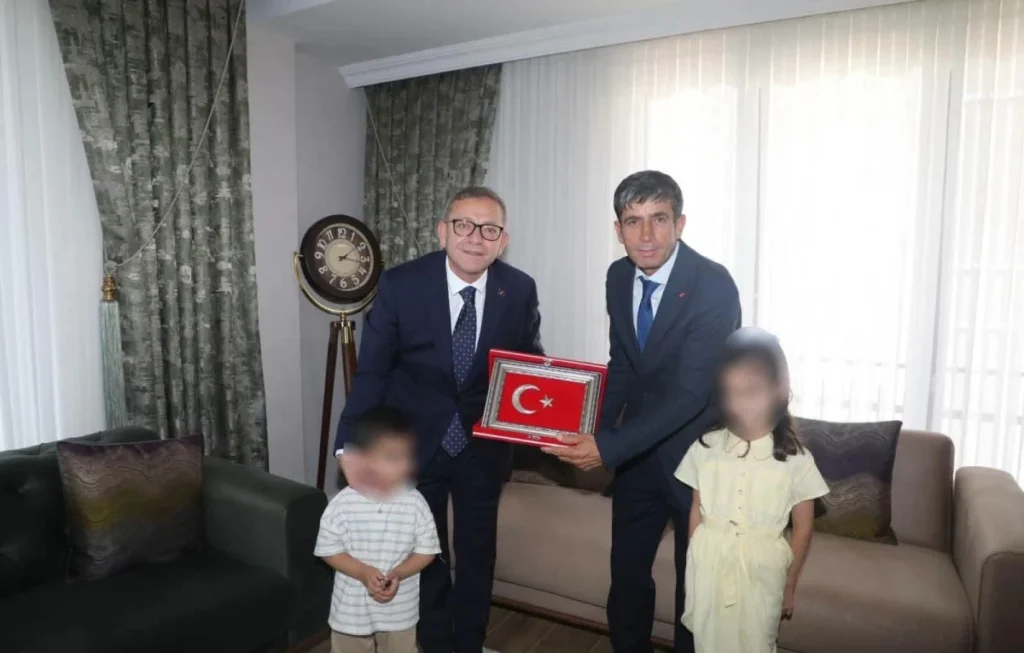 Kars Valisi Polat’tan 15 Temmuz Gazisi Fazıl Boztaş’a ziyaret