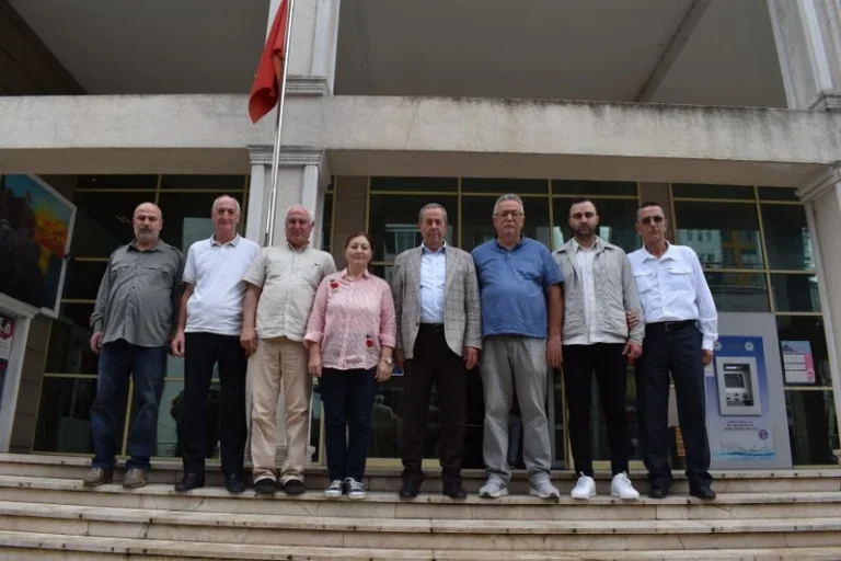Pazar’da CHP’den istifa eden isimler Yeni Partiye katıldı