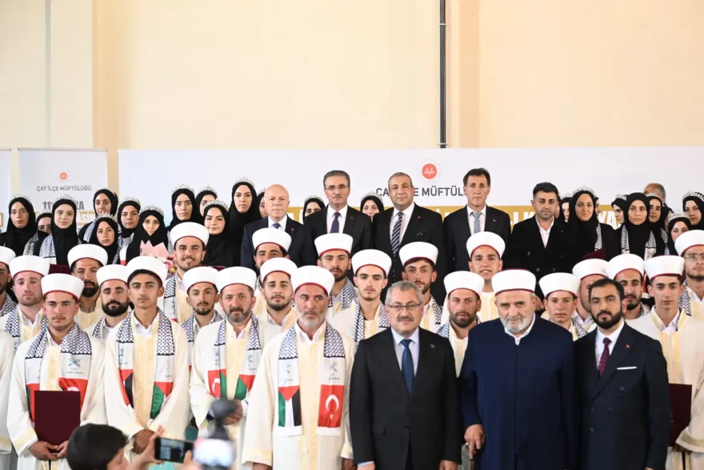 İlim ve irfan yolunda başarı: 111 hafıza icazet takdimi