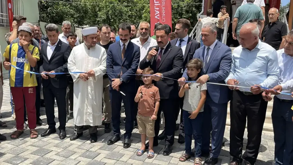Hatay’da deprem sonrası inşa edilen 131. cami ibadete açıldı