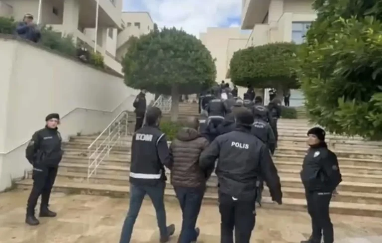 Serik merkezli 27 ilde düzenlenen yasa dışı bahis operasyonunda 72 kişi yakalandı
