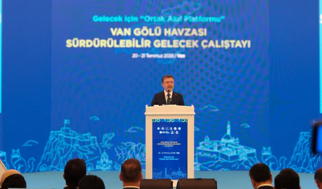 Tarım ve Orman Bakanı Yumaklı’dan Van Gölü mesajı: “Keşfetmek değil, korumak önceliğimiz”