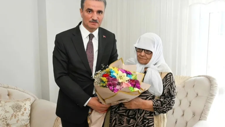 Erzurum Valisi’nden şehit annesine Anneler Günü sürprizi
