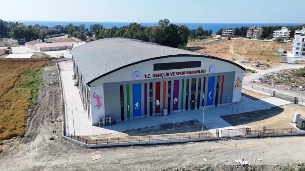 Arsuz’a 1000 kişilik spor salonu