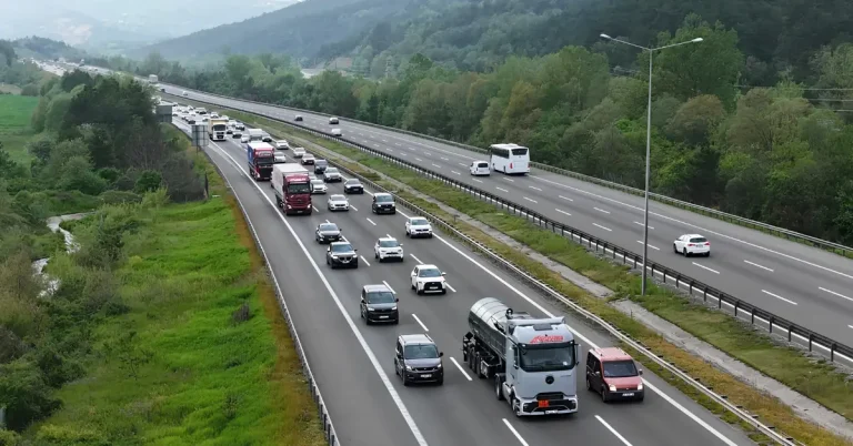 Bolu’dan bayram tedbiri: İstanbul yönüne ağır vasıta yasağı