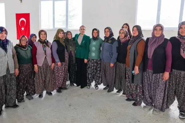 Vali hanıma şalvarlı karşılama