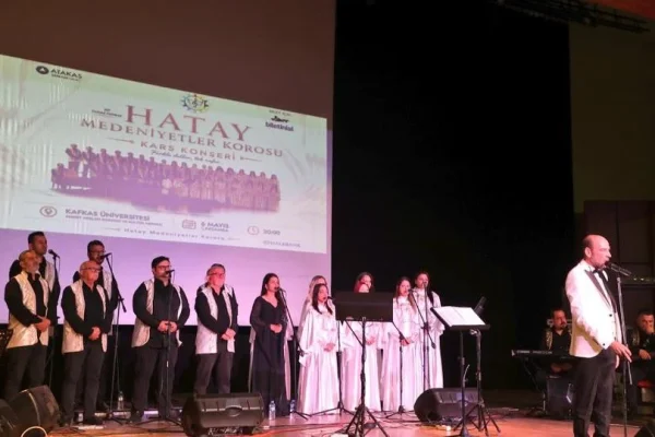 Hatay medeniyetler korosu Kars’ta konser verdi