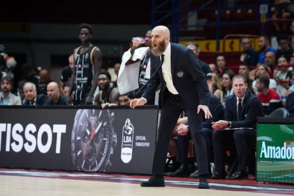 TOFAŞ’ta yeni dönem: Başantrenörlüğe Massimo Cancellieri getirildi