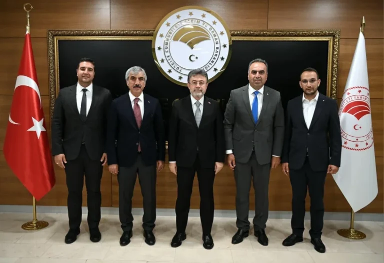 Milletvekili Ahmet Salih Dal, Bakan Yumaklı’yı Kilis zeytin festivali’ne davet etti