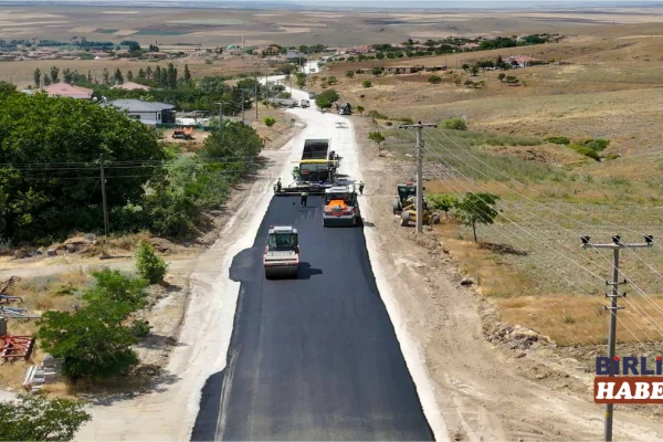 Aksaray’da Bozkır-Sarıkaraman Yolunda Asfalt Çalışması