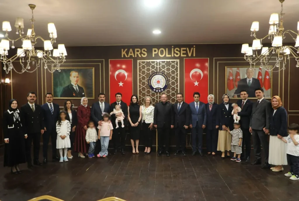 Kars’ta görev yeri değişen mülki idare amirlerine veda programı