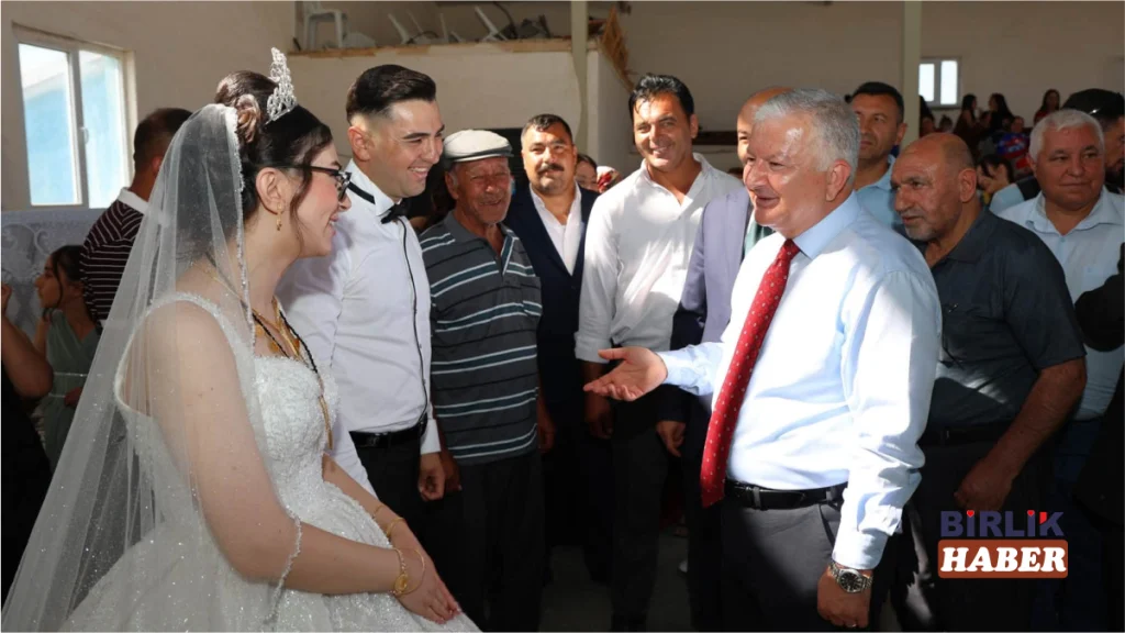 Vali Duru, Gaziemir Köyü’nde düğüne katıldı