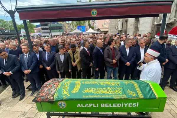 AK Parti Eski MKYK Üyesi Emine Çift, Alaplı’da dualarla son yolculuğuna uğurlandı