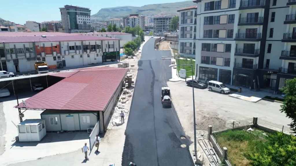 Battalgazi’de Selçuklu Mahallesi’nin yolu asfaltla yenilendi