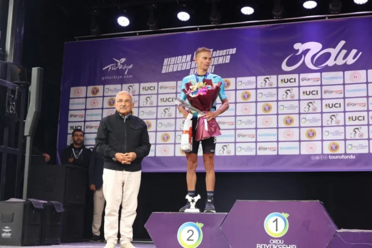Ordu’da sahilden zirveye pedalladılar