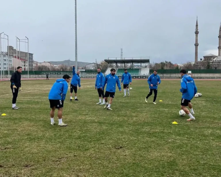 Kars 36 Spor’da Hakkari Zap Spor mesaisi sürüyor