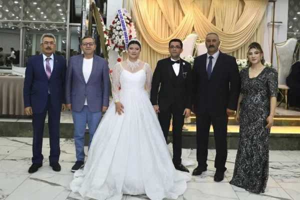 Kars Valisi Ziya Polat, Yardımcıel ailesinin mutluluğuna ortak oldu