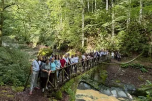 Kayalıdere Volkanik Şelaleleri’nde Jeolojik Miras Yürüyüşü ve Arazi Sanatı Etkinliği düzenlendi