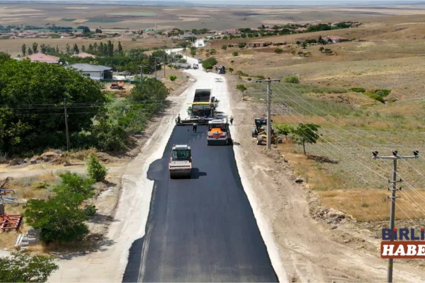 Aksaray’da Bozkır-Sarıkaraman Yolunda Asfalt Çalışması
