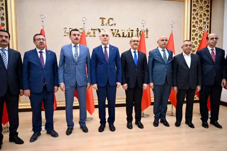 Bakan Işıkhan Malatya’da temaslarına başladı
