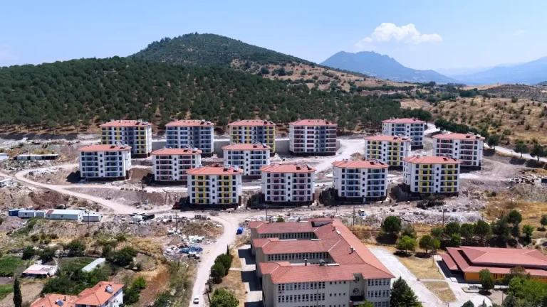 Bakan Kurum: Yalnız bırakmadık, bırakmayız