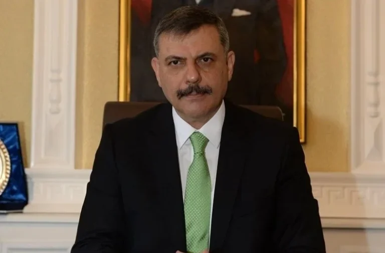 Bakan Çiftçi: Tüm ekiplerimizle sahadayız