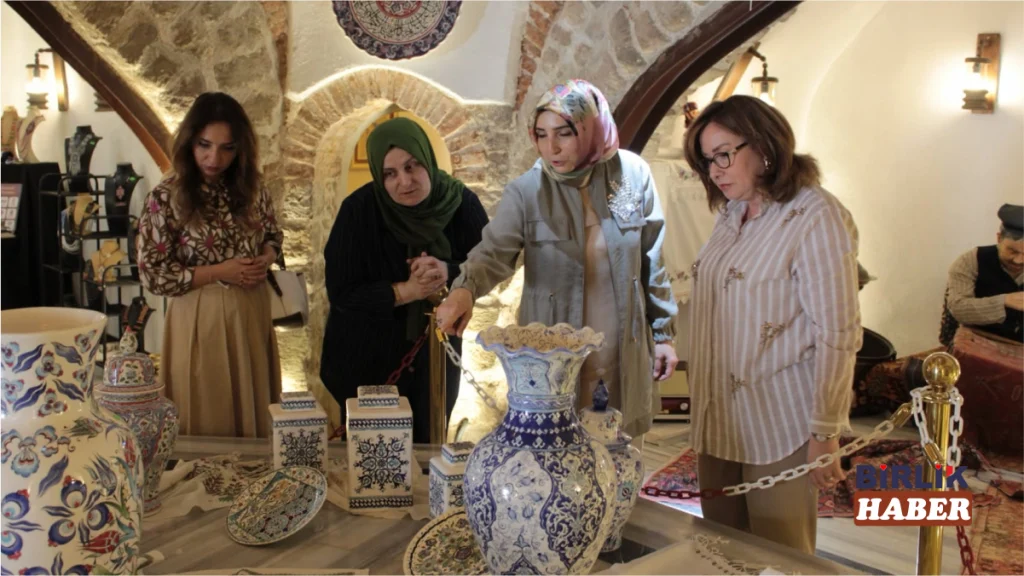 Aksaray’da “Anadolu Motifleri ile Türkiye Yüzyılı” sergisi ziyaret edildi