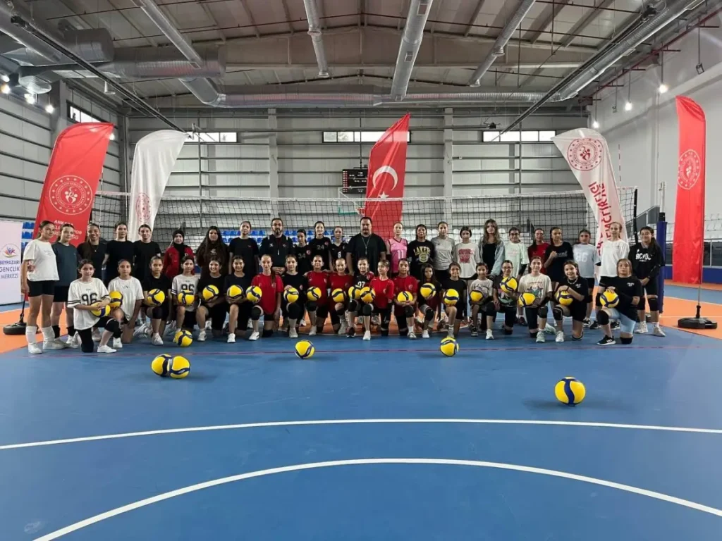 Beypazarı’nda yeni spor salonunda ilk antrenman yapıldı