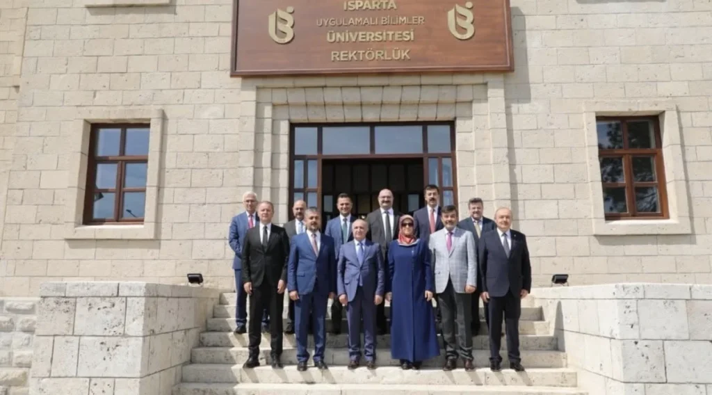 ÜAK yönetim kurulu, ISUBÜ ev sahipliğinde toplandı