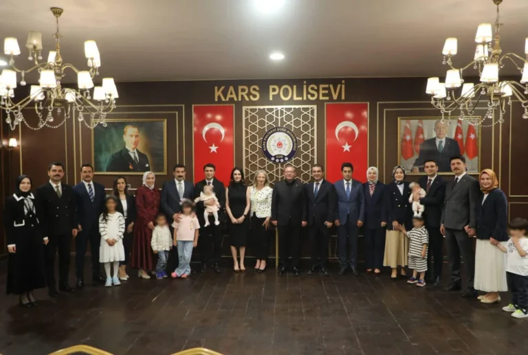 Kars’ta görev yeri değişen mülki idare amirlerine veda programı