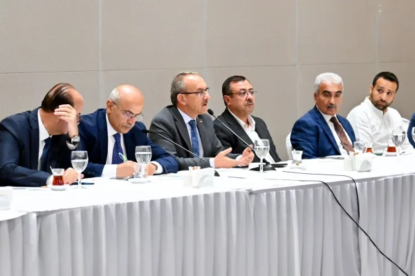 Malatya’da iş dünyası ile İstişare toplantısı gerçekleştirildi