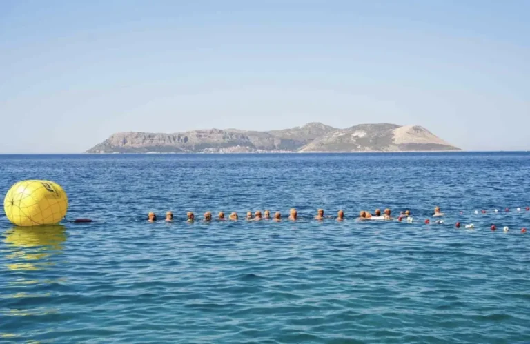 Kaş’ta kıtaları birleştiren maraton: Meis-Kaş yüzme yarışı tamamlandı