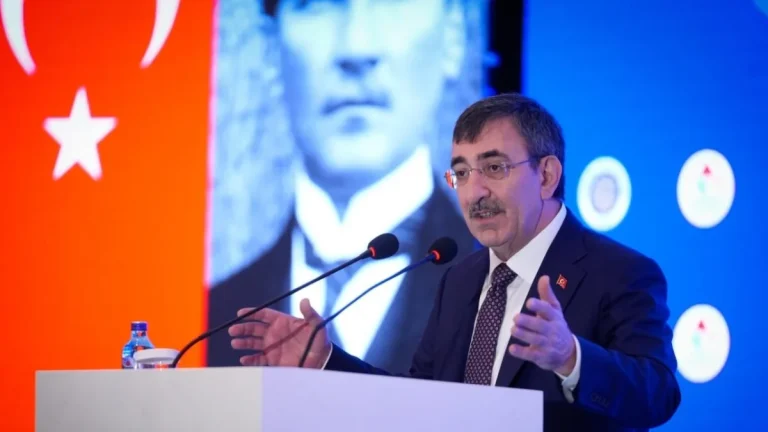 Cumhurbaşkanı Yardımcısı Yılmaz: ”Çalışanları daima merkeze aldık”