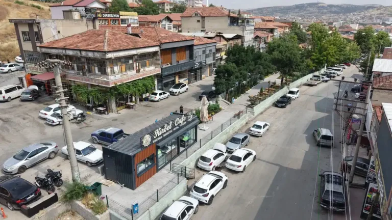 Kırıkkale Belediyesi’nden Sanayi Çarşısı’na yeni kafe