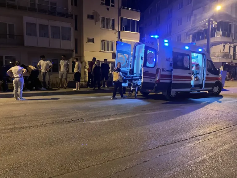 Mudanya’da kontrolden çıkan motosiklet sürücüsü yol kenarına savruldu