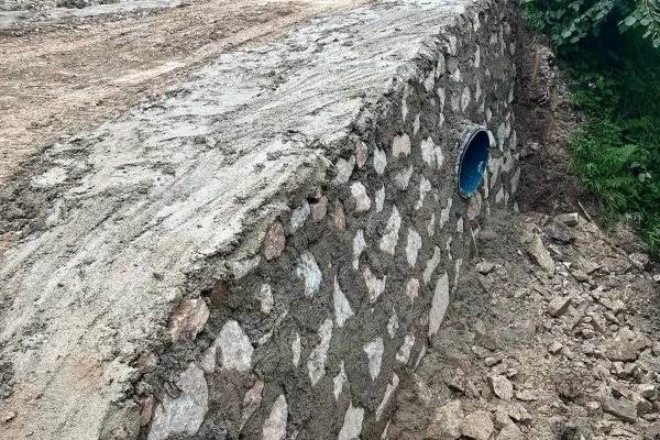 Kuzgun Köyü’nde kaza riski oluşturan menfez bir günde yenilendi