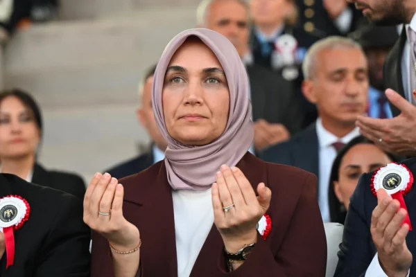 Bakan Yardımcısı Yiğitbaşı genç polisleri tebrik etti: “Allah ayaklarına taş değdirmesin”
