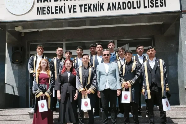 Kars’ın ilk veteriner sağlık teknisyenleri mezun oldu