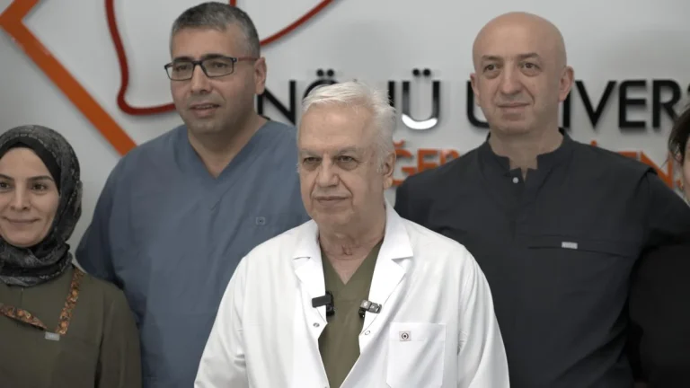Dünyanın ilk 8’li çapraz karaciğer nakli TÖTM’de gerçekleştirildi