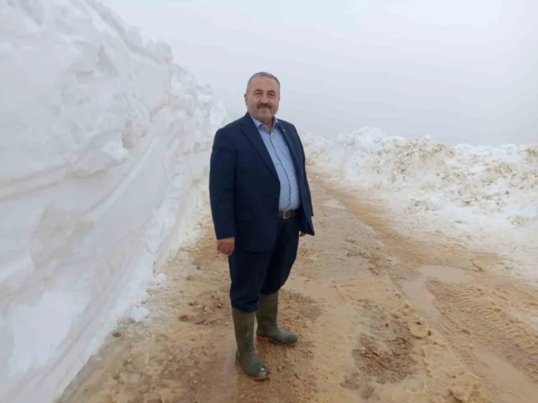 Aylardan mayıs ama hala kar mücadelesi devam ediyor