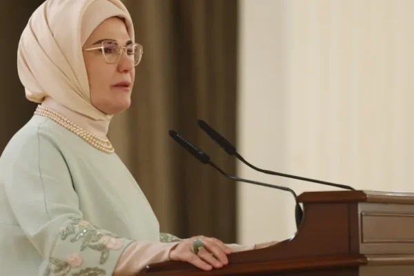 Emine Erdoğan’dan deprem bölgesindeki eğitim çalışmalarına destek mesajı